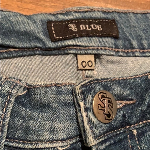 STS BLUE jean shorts - Picture 2 of 6